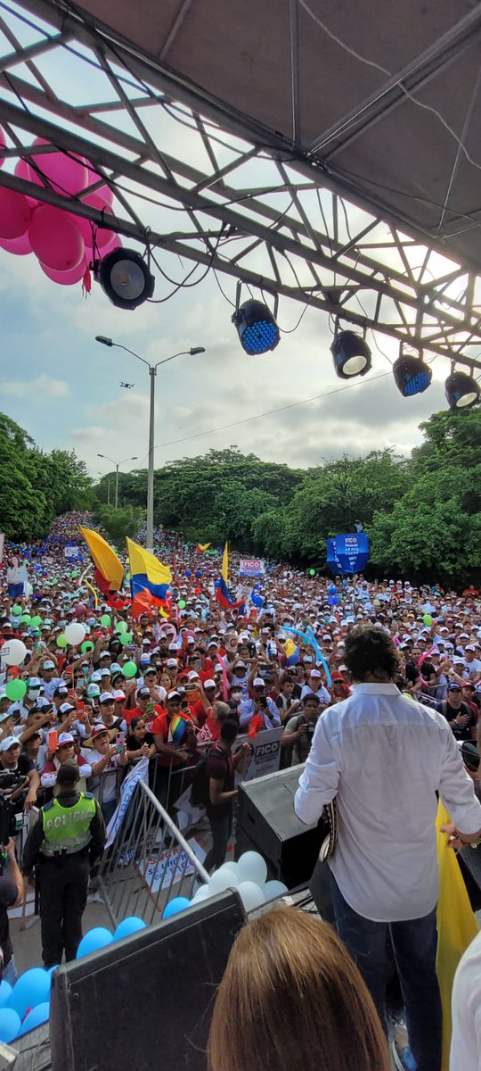 RafaNietoLoaiza's tweet photo. Ayer en Pereira, hoy en Sincelejo.

¡Por la libertad y la democracia, vamos con toda la energía con @FicoGutierrez!

#FicoElPresidenteDeLaGente https://t.co/sIwtXUvnpp