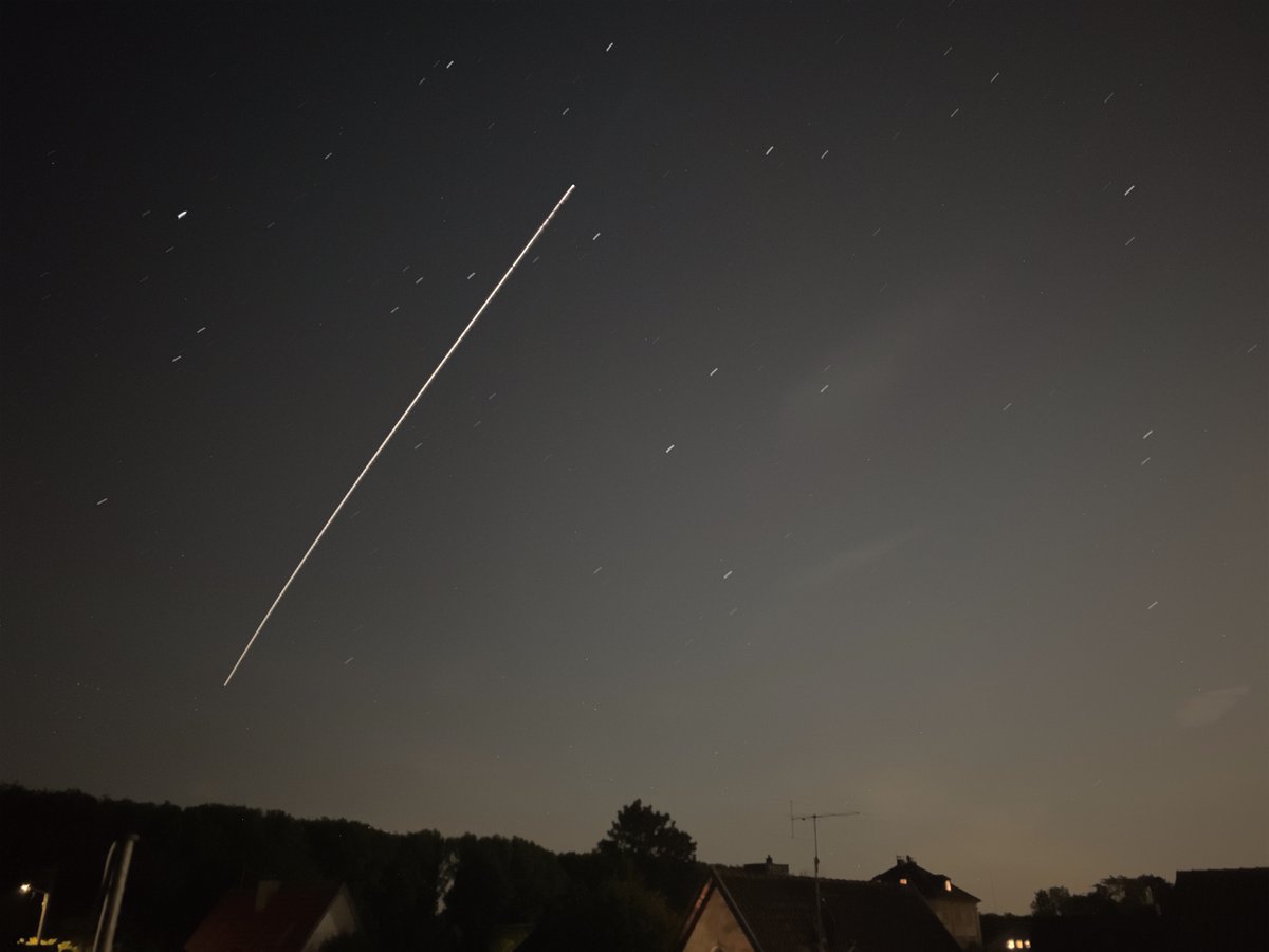 popipaan's tweet photo. ISS über #Uedorf am Abend. https://t.co/6du1k1i0xL