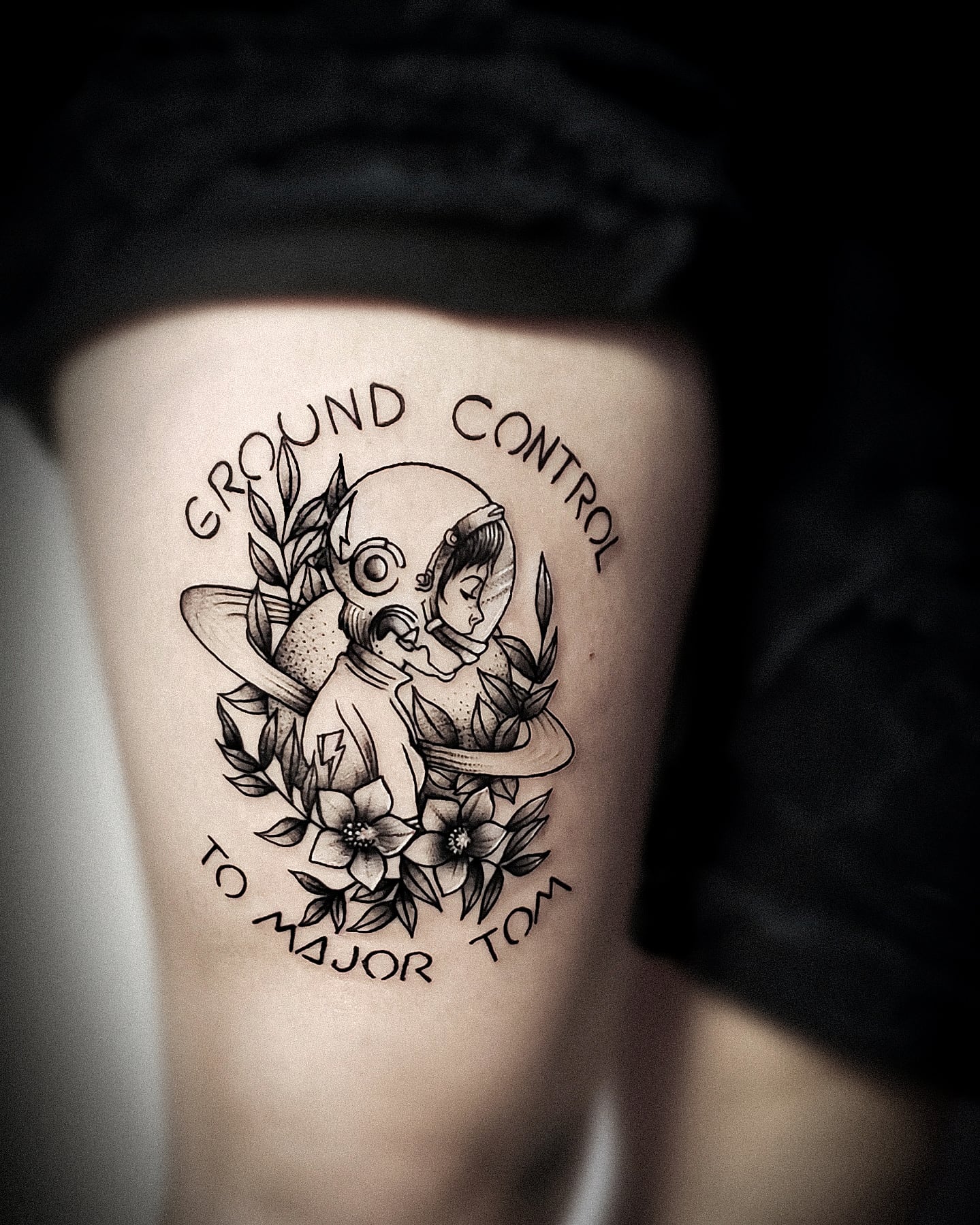 𝑪𝒍𝒆𝒐 𝑰𝒏𝒌𝑳𝒐𝒗𝒆  on Twitter: "David Bowie tattoo...⚡  https://t.co/ZBbswgIpEc" / Twitter
