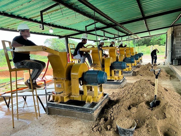 #15May || Domingo desde El Callao estado Bolívar, inspeccionando los trabajos de la empresa Emerlara HCL y aliados comerciales. Rumbo seguro. 

<a href="/EmerlaraCA/">Emerlara.CA</a>