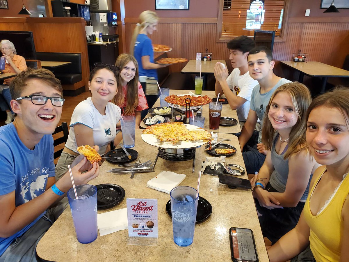 Cville_AFS_Club's tweet photo. Fueling up after bouncing at the trampoline park. https://t.co/9DNyc9E5ZH