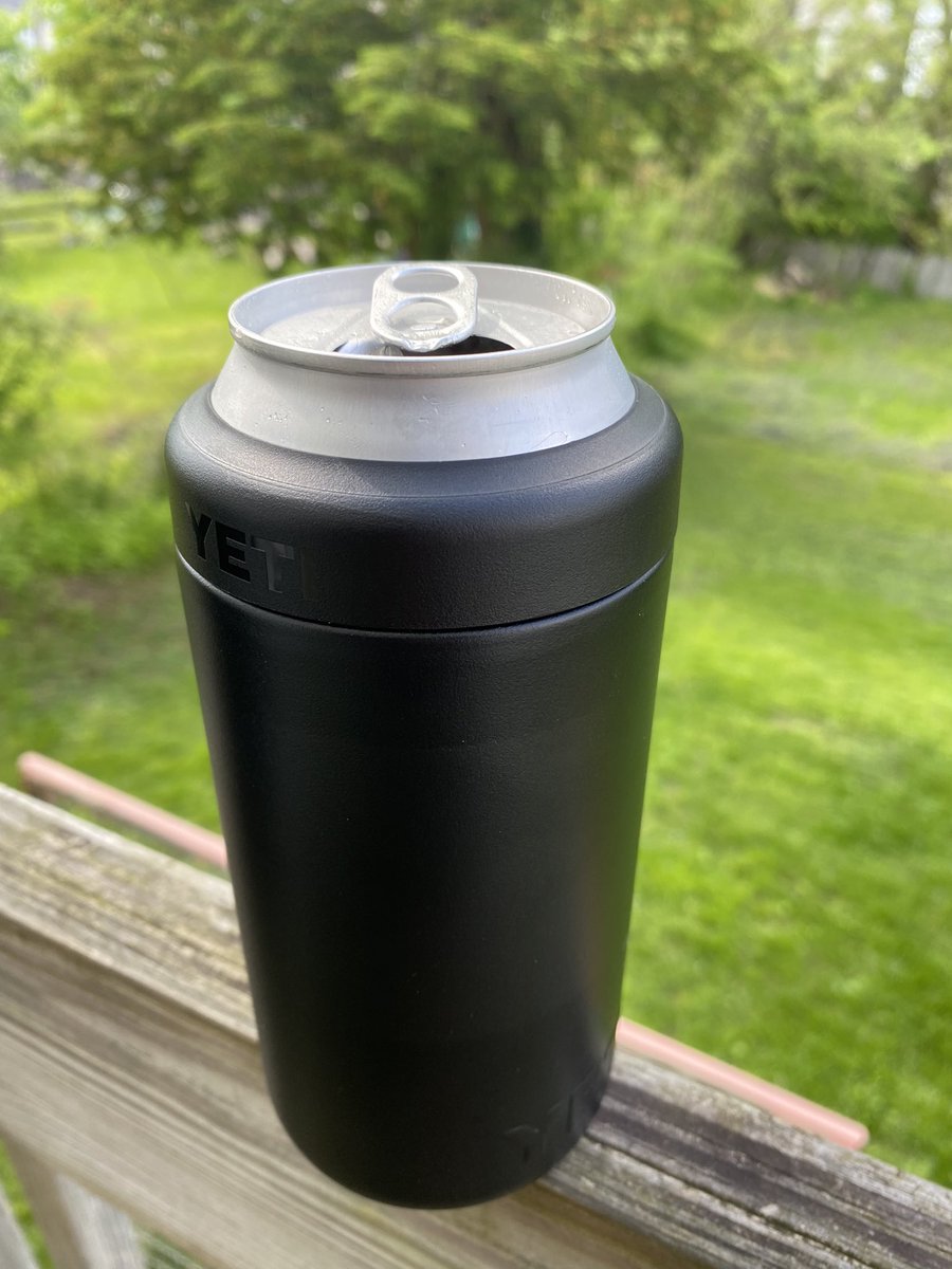Essau1969's tweet photo. #SundayFunday Really loving this #Yeti that my kids got me for my Birthday. #Ourison @tiredhandsbeer #BeerMe #Beeroclock #YardWork LFG!! I need an extra day for the #Weekend ๐คฃ Drink it up! Cheers ๐บ https://t.co/fLxlF6n1qU