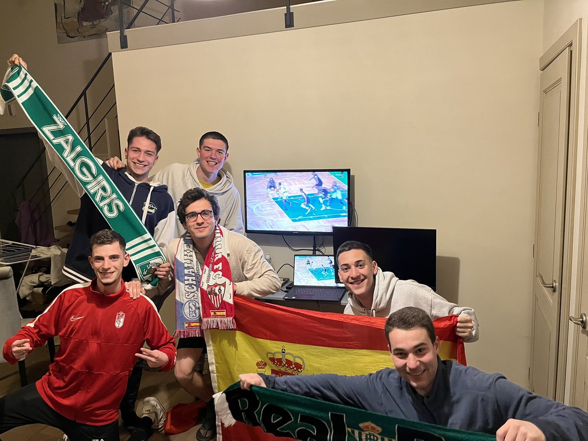nlp_12's tweet photo. #TiempoDePlayoffs #NBAPlayoffs 
A tope con Boston desde Vilna de Erasmus!! https://t.co/6Qi5y5XFBL