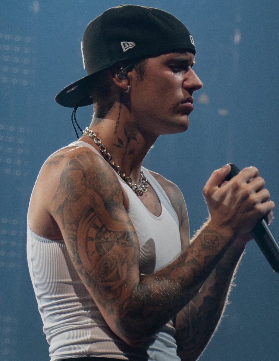 2MuchBiebss's tweet photo. Justin Bieber                     Justin Bieber
   2010                                        2022 https://t.co/bQA3bS0L5r