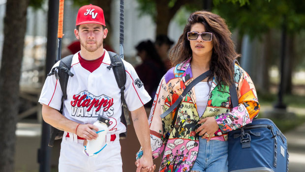 Nick Jonas & Priyanka Chopra Hold Hands In 1st Photos Since Bringing Home Baby Malti
https://t.co/mH2F2ceVIo
#movies #movietrailers #celebritynews #movierecommendations https://t.co/SCZ5U7x2BL