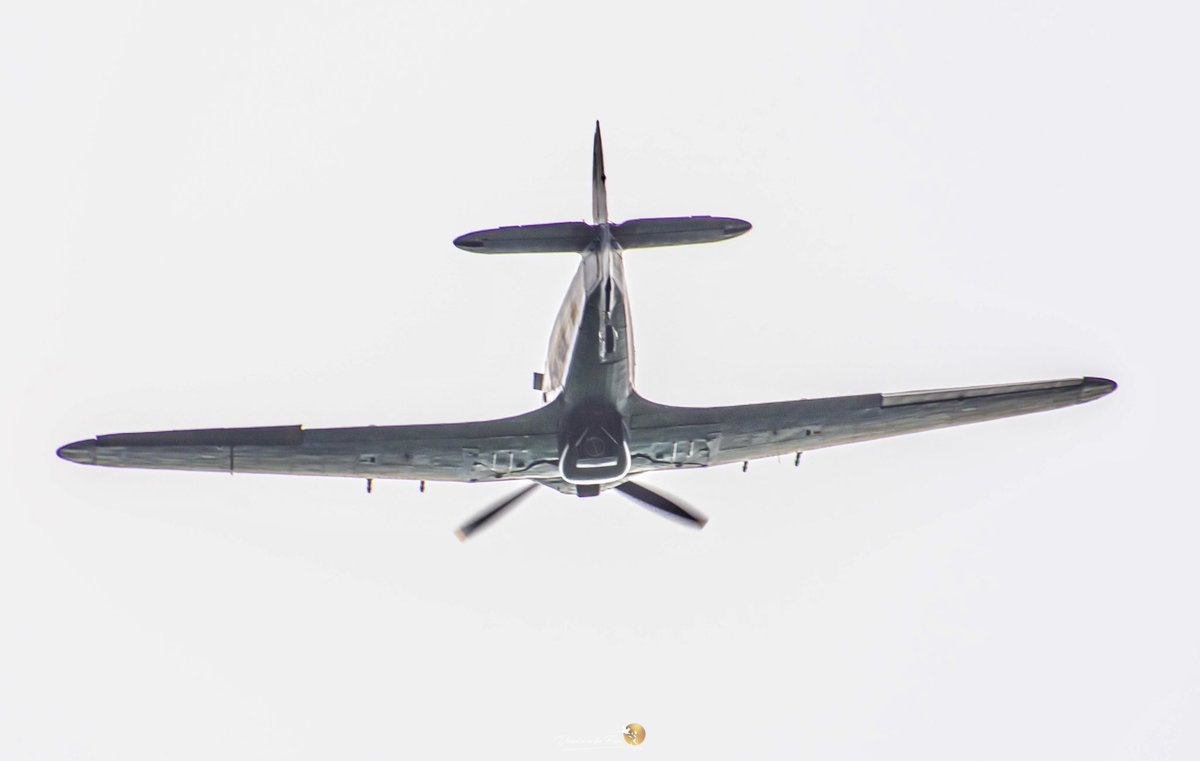 VeronicaJoPo's tweet photo. Something a bit different from me… A Hurricane flying over Stretham this afternoon in Cambridgeshire. #Hurricane #flypast #flyby #SpottedinEly #SundayFunday
#Planespotting #RAFplanes https://t.co/uxK9ribVdx