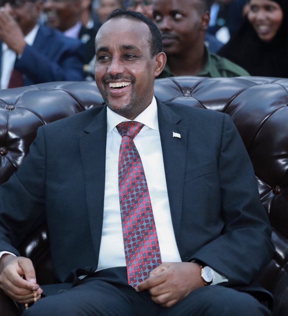 Sharmak_Hassan's tweet photo. He deserves a lot of credit and will be remembered in history as a sincere and decent leader. Allah blesses you PM @MohamedHRoble. https://t.co/Sw4pzCWepP