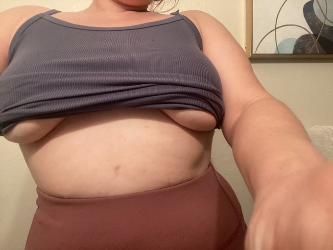 CaressaCoatl’s pics and videos