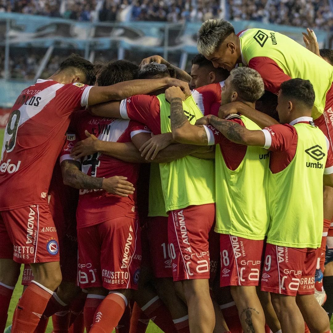 alferdez's tweet photo. Toda mi gratitud al plantel de @AAAJoficial por el extraordinario torneo que ha realizado. Conducido por Gabriel Milito, hemos disfrutado del fútbol ofensivo y bien jugado que siempre hemos reivindicado. 
Mis sinceras felicitaciones al @catigreoficial por el triunfo obtenido. https://t.co/2ng805vvr4