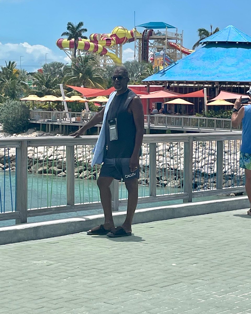 joyofcruising's tweet photo. Good to be back at #perfectdayatcococay after over 2 years! #TheJoyOfCruising https://t.co/bHf8lvG8d6 #CruisingInterrupted https://t.co/h6QnuNKoJV #TheJoyOfCruisingAgain available spring ‘23! #cruisingisback https://t.co/nhkMYWBl09