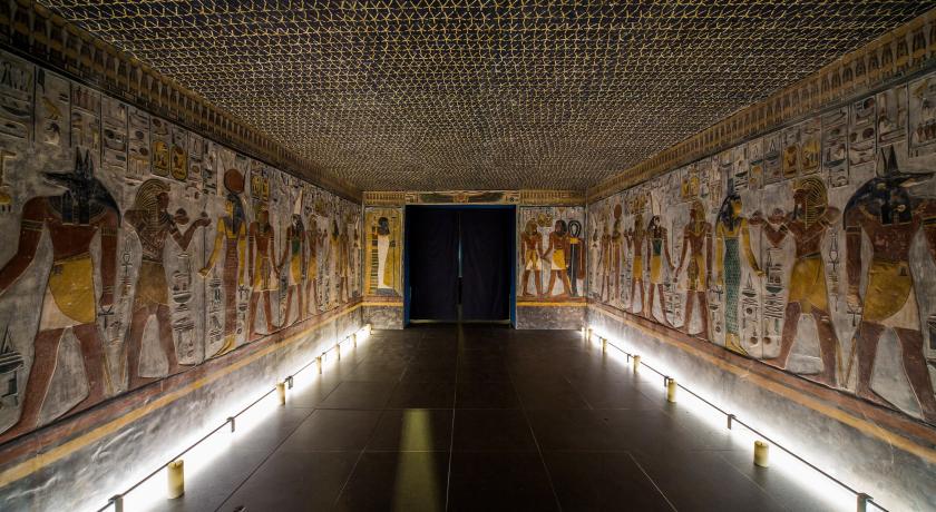 MC_Floh's tweet photo. @artifactporn The Tomb of #Seti I (#KV17) is the longest, deepest &amp; most completely finished in the #Valley of the #Kings in #Theben (#Luxor)/Egypt.

His reign (1290–79 BC) is known for high achievements in Art &amp; Culture. It marks the first time that decorations cover every Passage &amp; Chamber. https://t.co/dTuSk1pZ0q