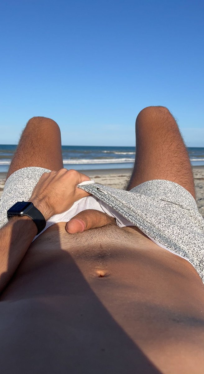 collegeboy321's tweet photo. just chillin, hbu?! https://t.co/7Q37Kr5vGh