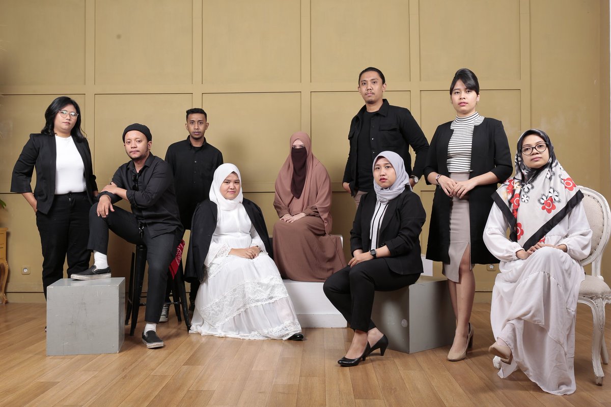hafidsm1's tweet photo. Sahabat adalah keluarga yang kita pilih dan keluarga adalah nasib yang harus kita terima. Kebetulan sja nasib saya bagus udah pnya keluarga yg baik dan sahabat2 yang sdah jdi keluarga  saya. https://t.co/Kb6EW23LDF