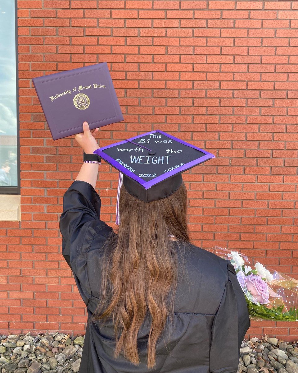 Maddie_Waggs's tweet photo. First Generation College Graduate 💜🖤🎓 https://t.co/r8Z7N7B2YN
