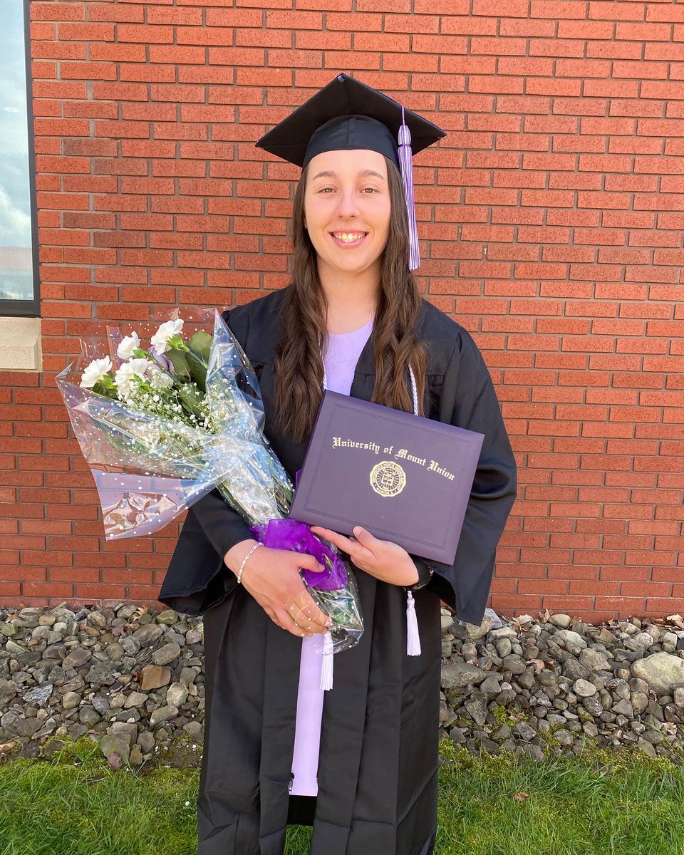 Maddie_Waggs's tweet photo. First Generation College Graduate 💜🖤🎓 https://t.co/r8Z7N7B2YN