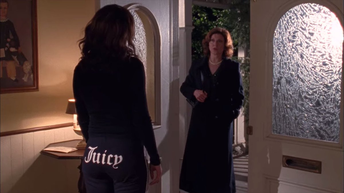 winonaddict's tweet photo. this single frame from gilmore girls should’ve won every emmy https://t.co/SdClzs3bfd
