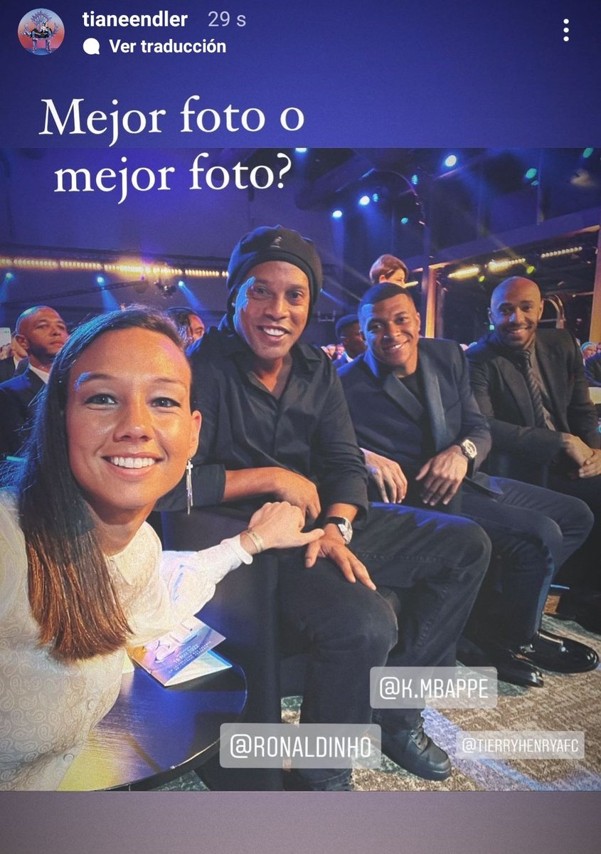 acisternas's tweet photo. Fotaza que comparte Christiane Endler https://t.co/n7aa54IBiK