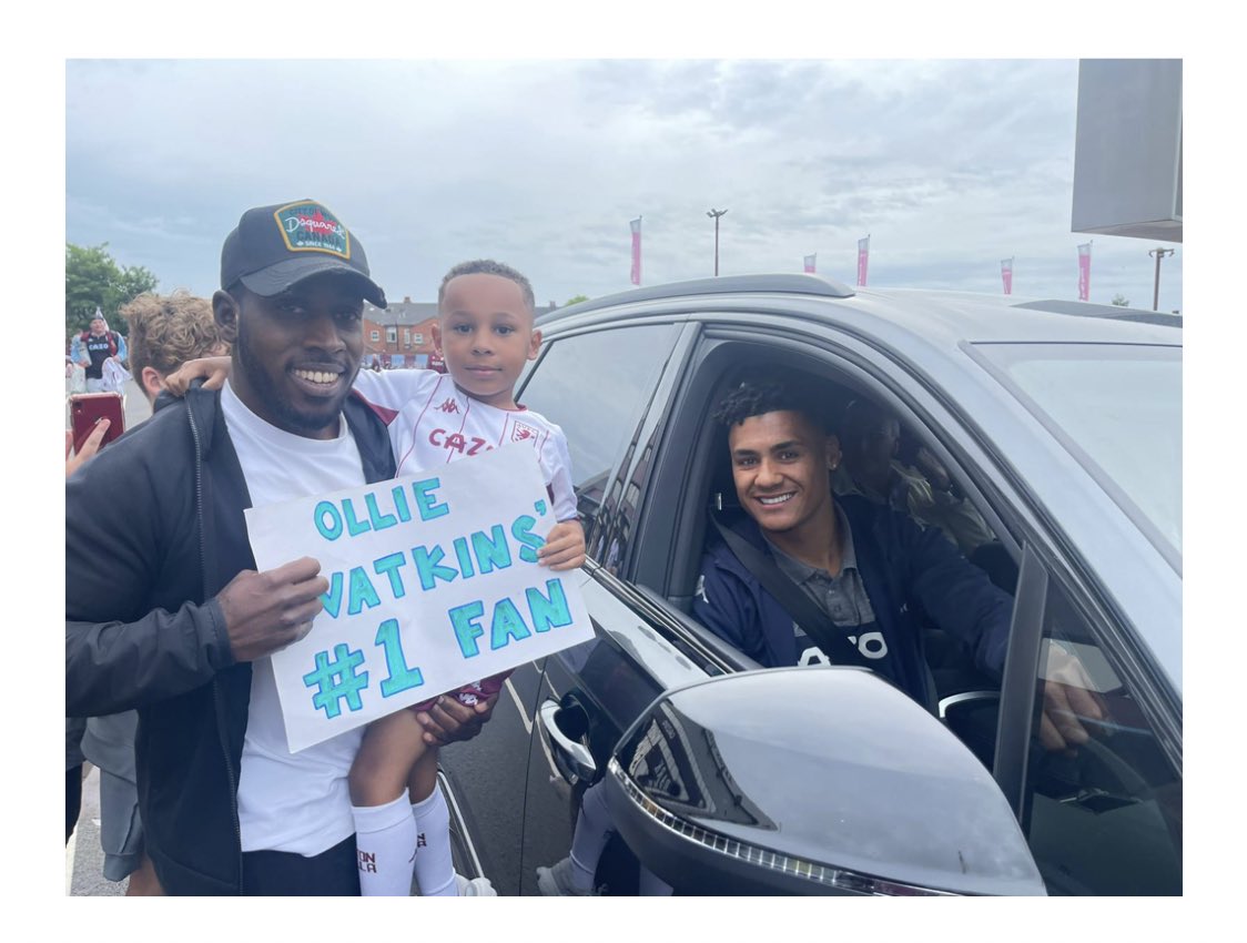 JordanJay90's tweet photo. What a day for the boy! 💜 Met his hero Ollie Watkins, best day of his life! Big thanks to @Nakamba_11 for showing us some love 🙌🏾 #utv #AVLPAL https://t.co/r5zsEesPJY