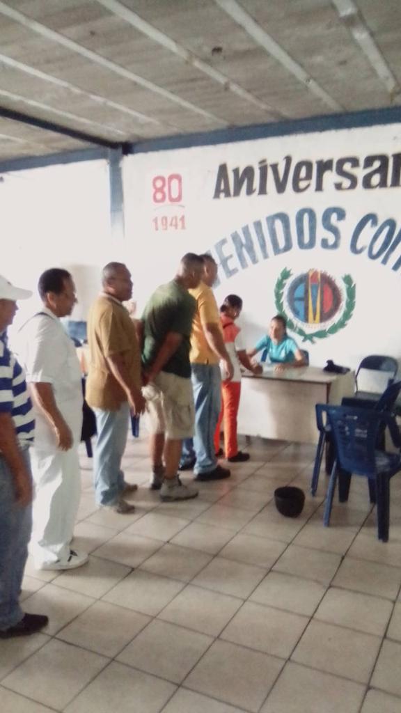 CES_MirandAD's tweet photo. 3er día de la jornada del Censo y Recenso dónde Militantes y simpatizantes asistieron a la sede del CEM #Lander para ser parte del cambio, junto a parte del CEM. 
#ADCaminaConBernabé
@adbernabe @ADIsraelHerrera @juangutierrez20 @MAELECAD_VE https://t.co/zg3jm9Amnx