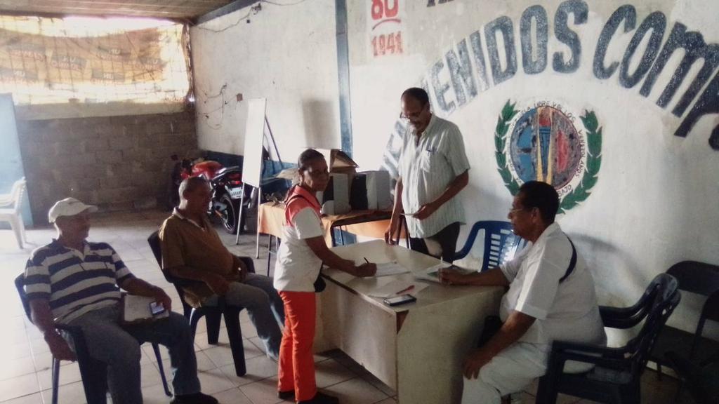 CES_MirandAD's tweet photo. 3er día de la jornada del Censo y Recenso dónde Militantes y simpatizantes asistieron a la sede del CEM #Lander para ser parte del cambio, junto a parte del CEM. 
#ADCaminaConBernabé
@adbernabe @ADIsraelHerrera @juangutierrez20 @MAELECAD_VE https://t.co/zg3jm9Amnx
