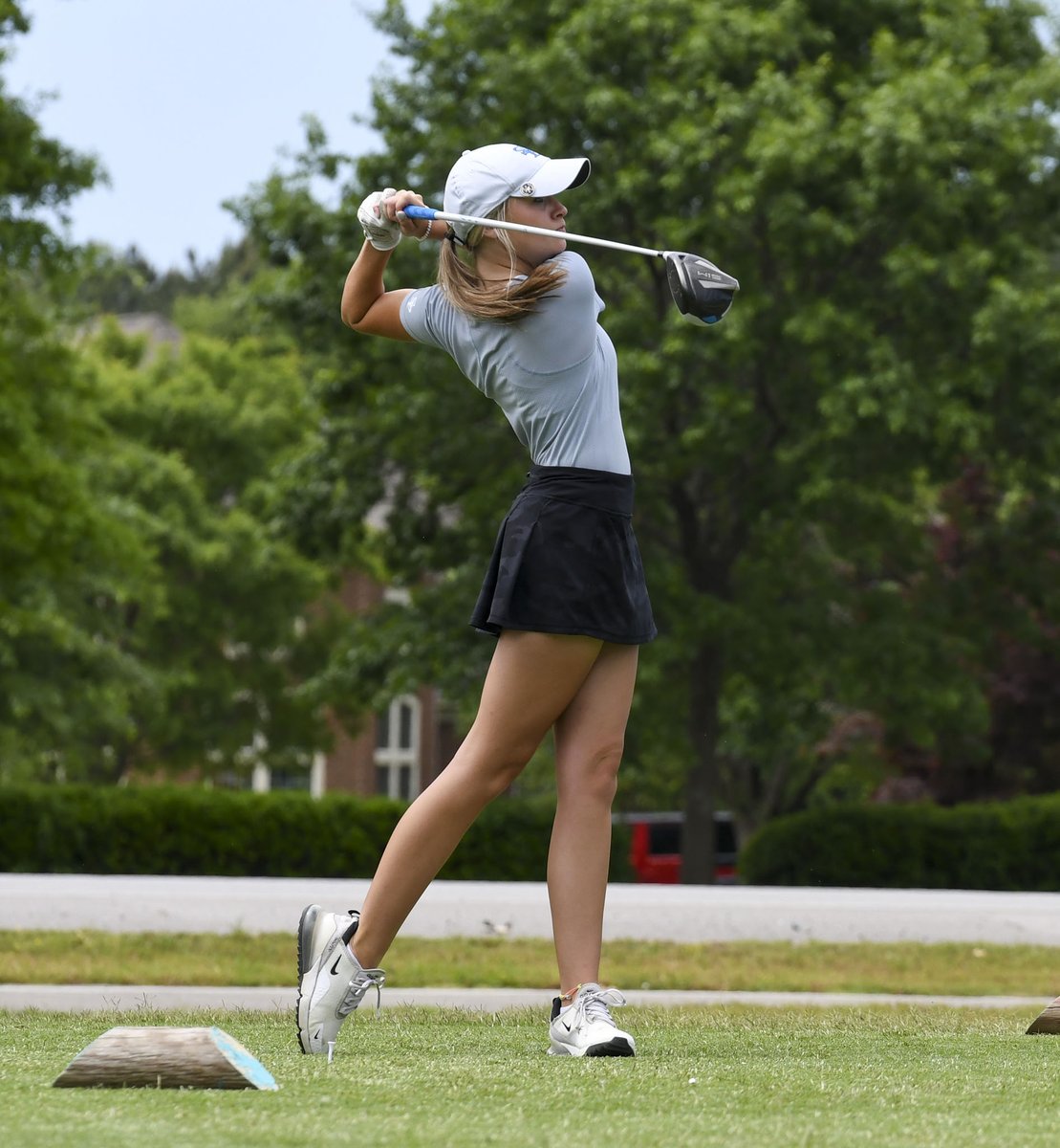You should've seen Kelly Holland run to tell her <a href="/SPGirlsGolf/">Spain Park Girls Golf</a> team that they had won the state championship again after tiebreakers were calculated.

What a cool finish for this team.

hooversun.com/sports/spain-p…