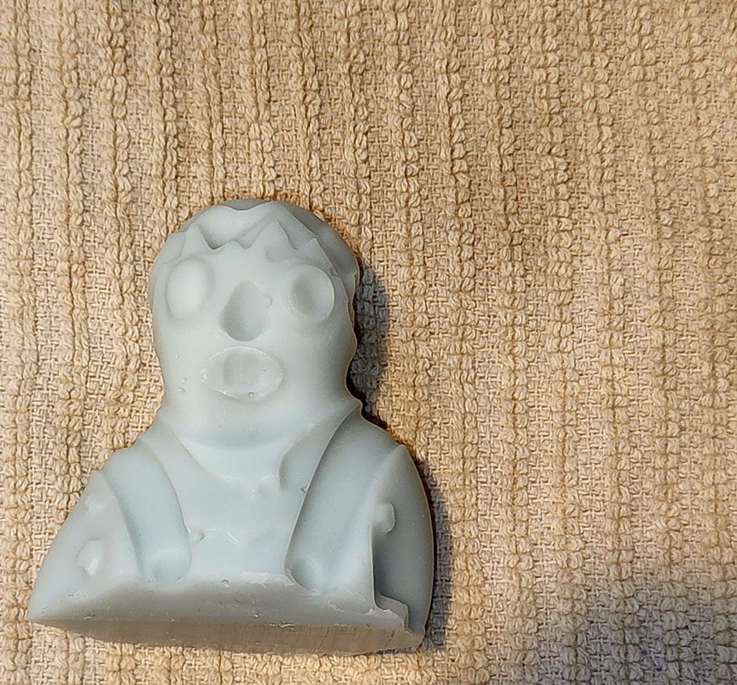 XDigitalKush's tweet photo. Last week messing around I flipped a mold inside out.
 It looked kinda familiar to me.... Today it hit me.
#slipknot #waxed #metalwaxmelt https://t.co/DkcJ3shhxM