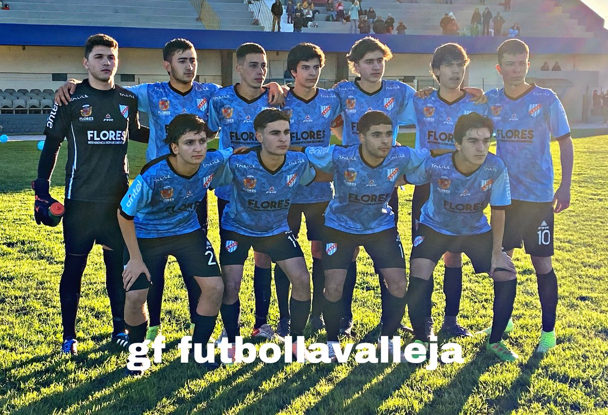 SoloOfi's tweet photo. Sub 17 Semifinal vuelta : Lavalleja 1 ( Ignacio Blanco  )  - Flores 1 ( Lucas Casagnoles  ) . Ganó por penales Flores 2 a 1 . Ida 1 a 1 . Flores Finalista . https://t.co/xXYSrB8fA6