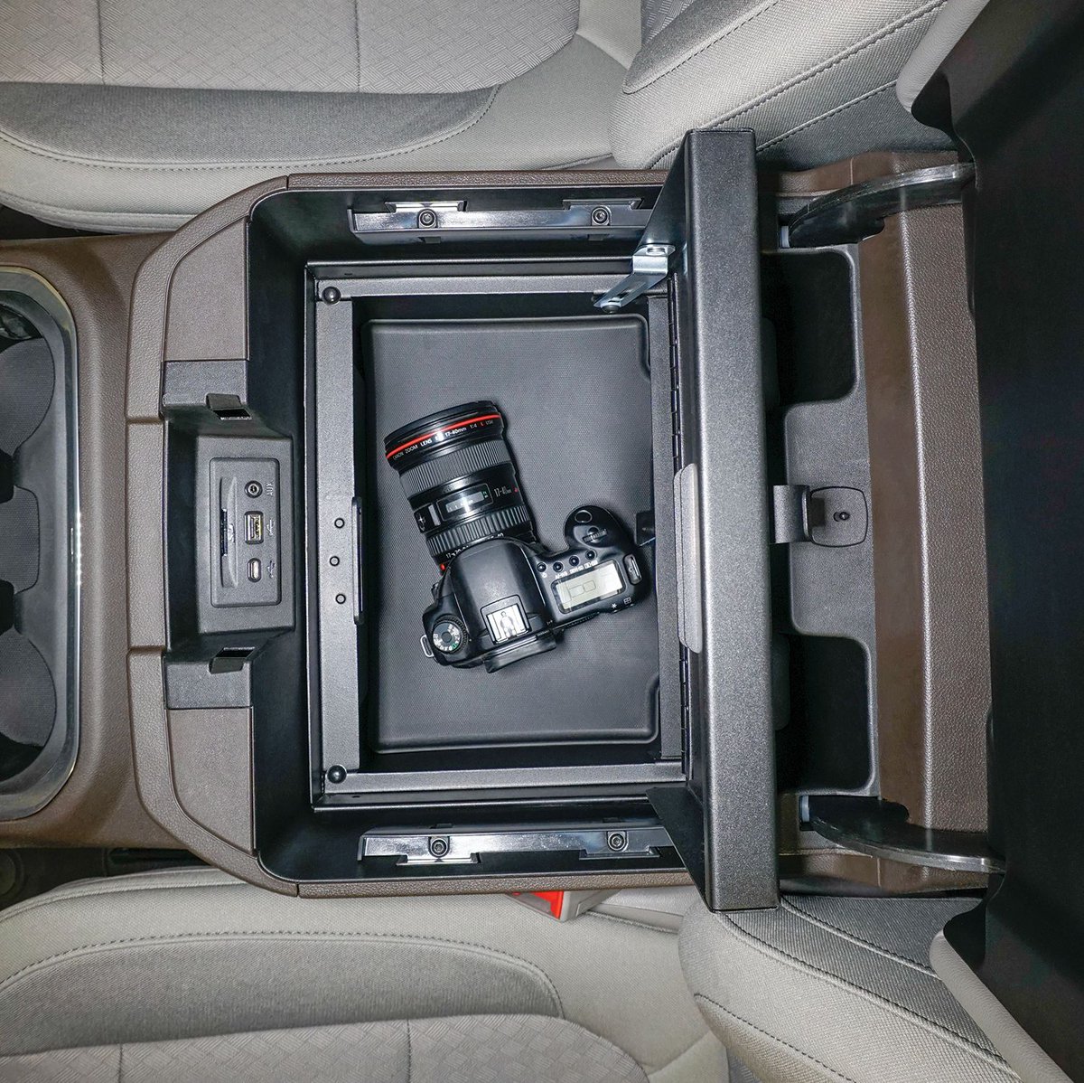 TuffyProducts's tweet photo. Secure your everyday carry items with a console safe for your Chevy/GMC truck.
Get your today! https://t.co/dqPayg4uMK

⭐ ⭐ ⭐ ⭐ ⭐ Excellent product. Item fit perfectly for our application.
-Benjamin A.
#tuffy #tuffysecurity #tuffyproducts #LockItUp #HomeInstallation #InStock https://t.co/7JG8RjAO66