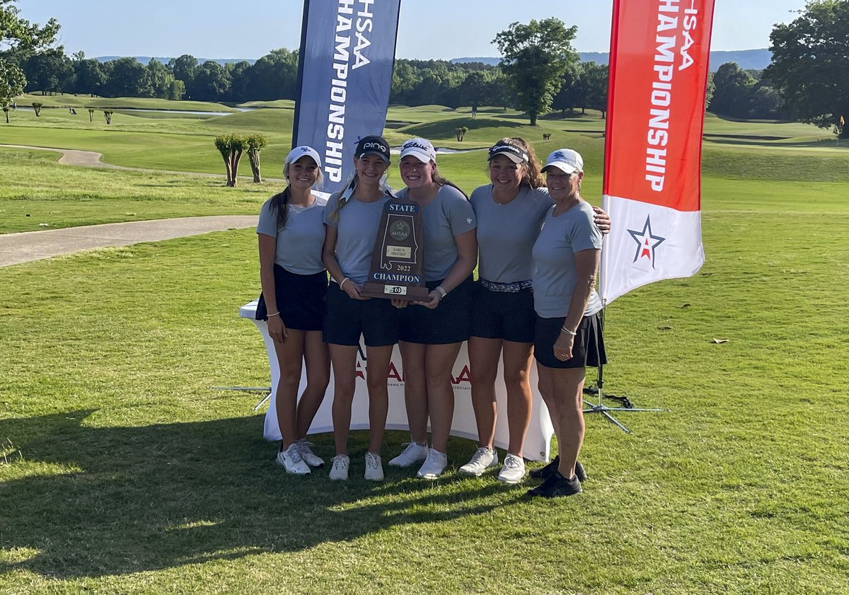 KyleParmley's tweet photo. You should've seen Kelly Holland run to tell her @SPGirlsGolf team that they had won the state championship again after tiebreakers were calculated.

What a cool finish for this team.

https://t.co/UTNFqYGzeJ https://t.co/nFI7h78Vqf