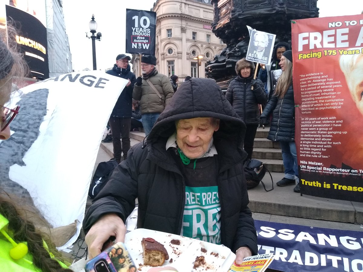 alimay101234's tweet photo. @StellaMoris1 Just celebrated his 94th birthday at Piccadilly in February. https://t.co/CLpjajnQVD