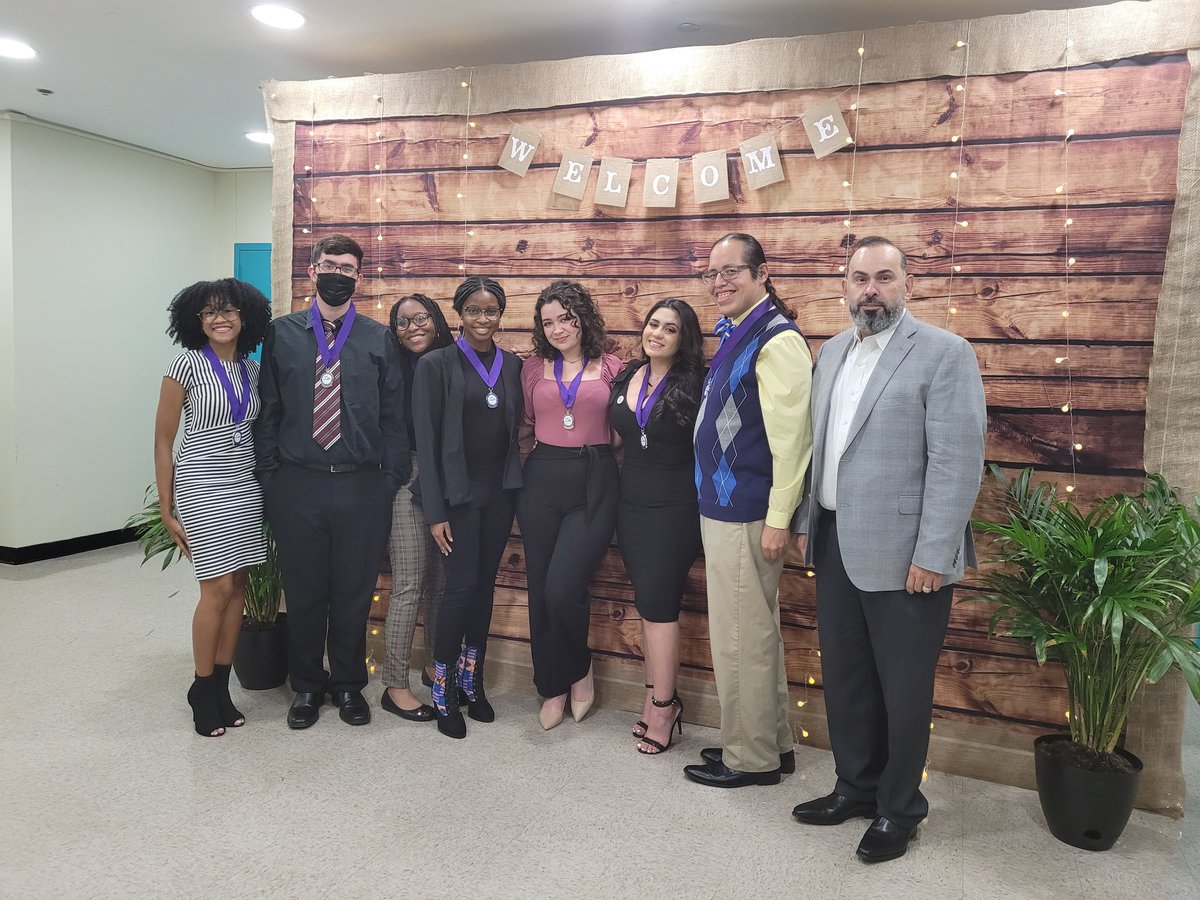 SASWhiteTigers's tweet photo. Congratulations to our SAS Homestead Scholars and our RTOY Mr. Morua in being recognized at the District 9 Awards Ceremony by @mdcps Board Member @luisasantosd9 #saspride #sasdreamfactory @MDCPSSouth @SuptDotres https://t.co/4ec3WLBzZR