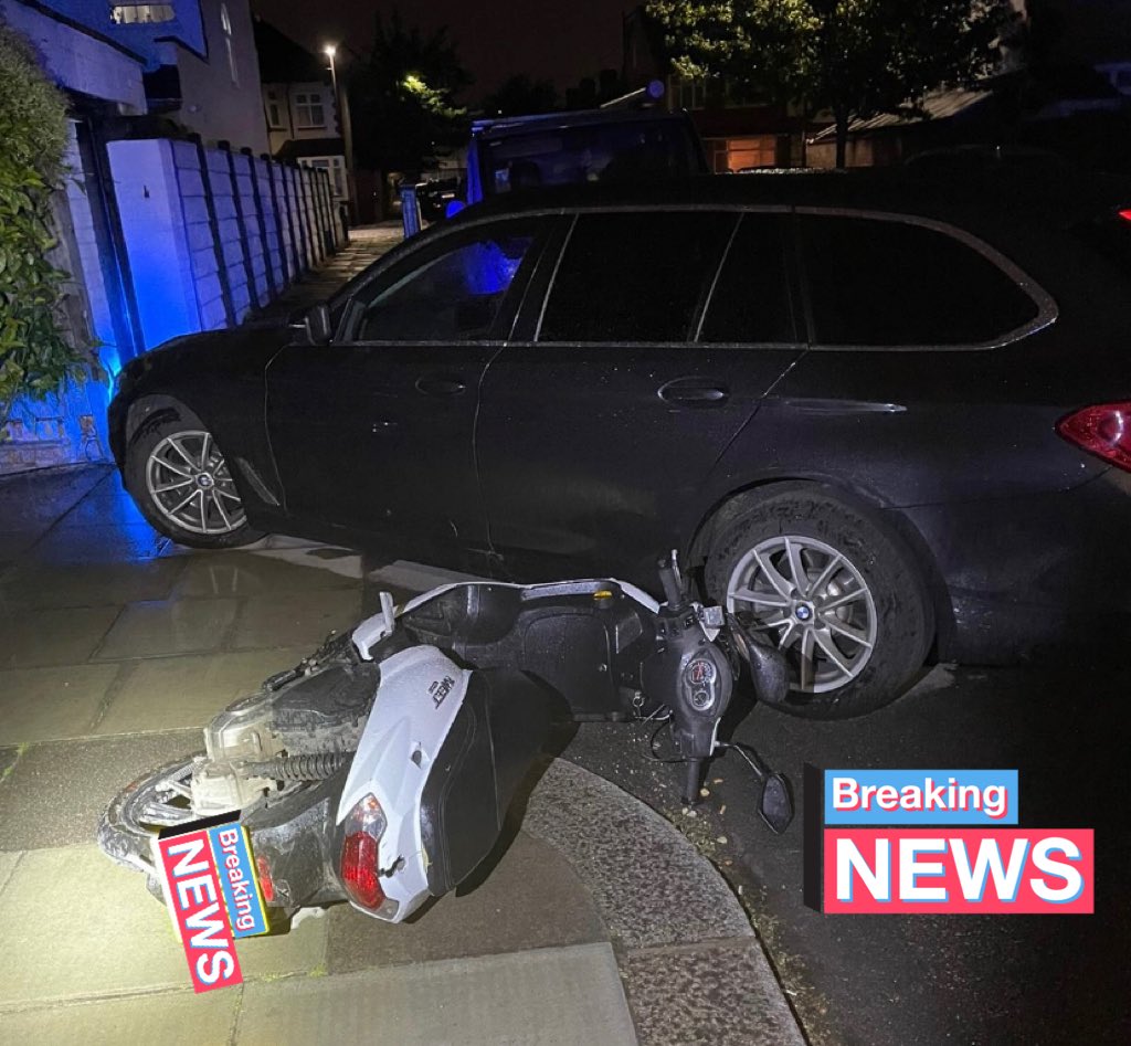 MPSViolentCrime's tweet photo. Three x Arrests today by #Syndicate7 working in @MPSEnfield.
Including the below where this 2 up #stolen ๐ต did not fancy stopping for our VCTF #TPAC unit.
Tactical Contact successfully used to stop this pursuit & suspect found hiding in gardens & arrested!
Cell space please! https://t.co/dyX7x9smaL