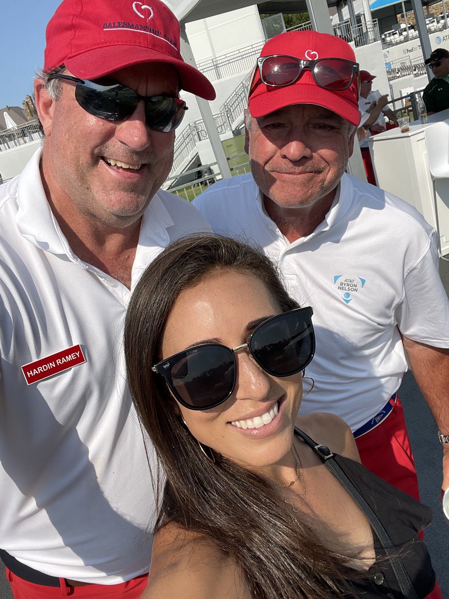 SoniaAzadTV's tweet photo. Wow! Didn’t know we had SO many ⁦@wfaa⁩ fans at the ⁦@attbyronnelson⁩ ⛳️ SO fun! SO hot!! ⁦@wfaaweather⁩ … we were cursing you! #thanksdelkus #wfaa #iamup 🥵 ☀️ https://t.co/7U0hXyVryZ
