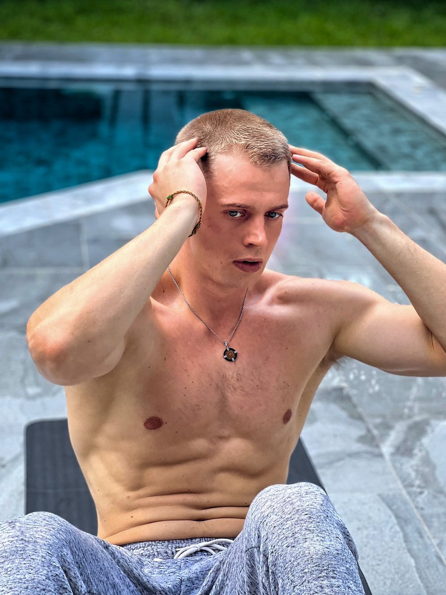 AnttiPatrik's tweet photo. We are what we repeatedly do. Excellence then is not an act but a habit.” 
- Aristotle

#reps #abs #situps #fitness #training #fitnesslifestyle #fitnessgoals #fit https://t.co/AseGVlUlKj
