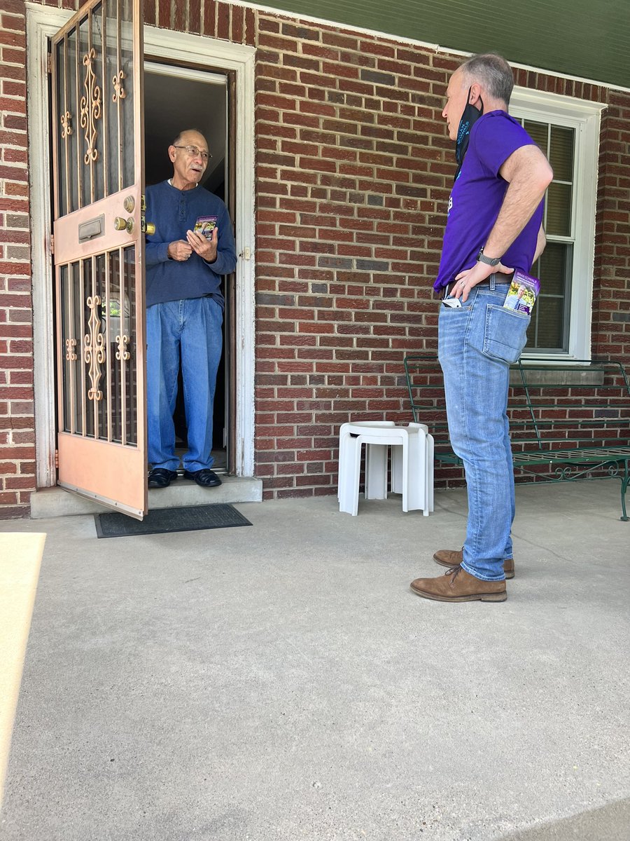 BrianforDC's tweet photo. Happy Sunday- Funday. It feels great being able to join the team canvassing efforts today. 3 negative Covid tests and I was back out hitting the payment. I spoke with many residents in the Ward 7 Hillcrest community today. https://t.co/ODHlbryzds