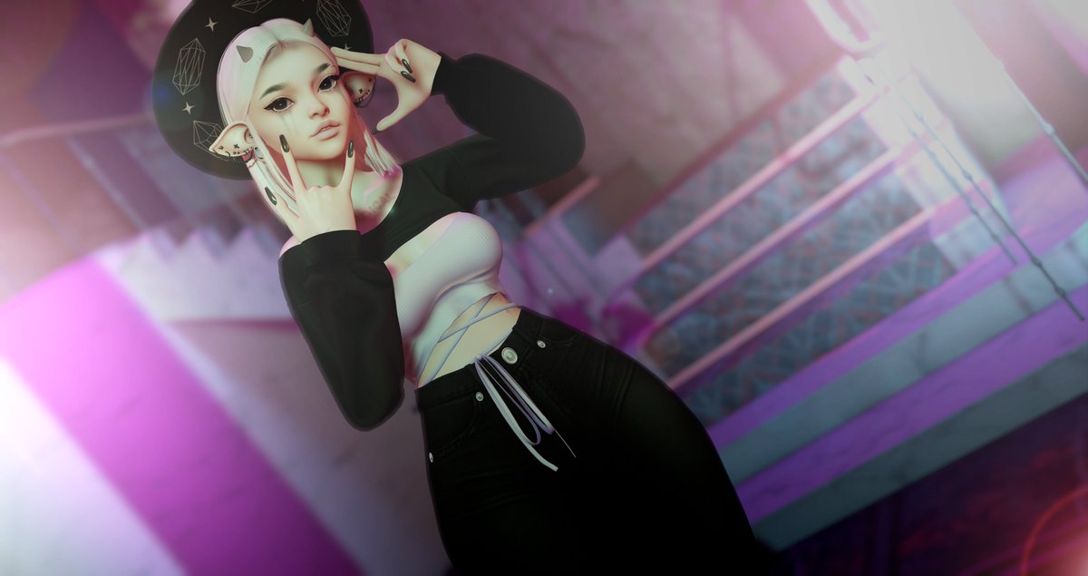 𝓵𝓲𝓽𝓽𝓵𝓮 𝓼𝓪𝓭 𝔀𝓲𝓽𝓬𝓱
flickr: flickr.com/photos/1942986…