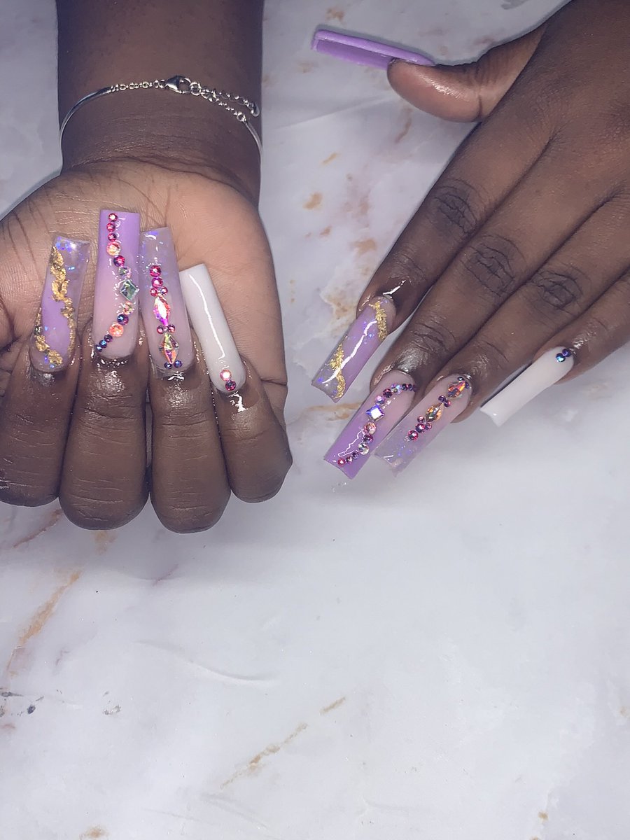 crylx_cb's tweet photo. Birthday Baddie Set 💜😈 #shsu #shsu22 #shsu23 #shsu24 #shsunails #shsunailtech #huntsvillenails https://t.co/xQ2DUUCLIH