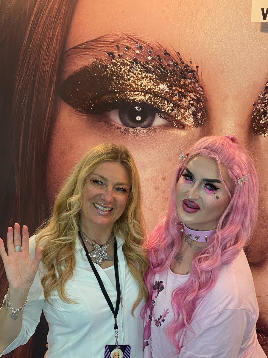 Lit Cosmetics tweet media