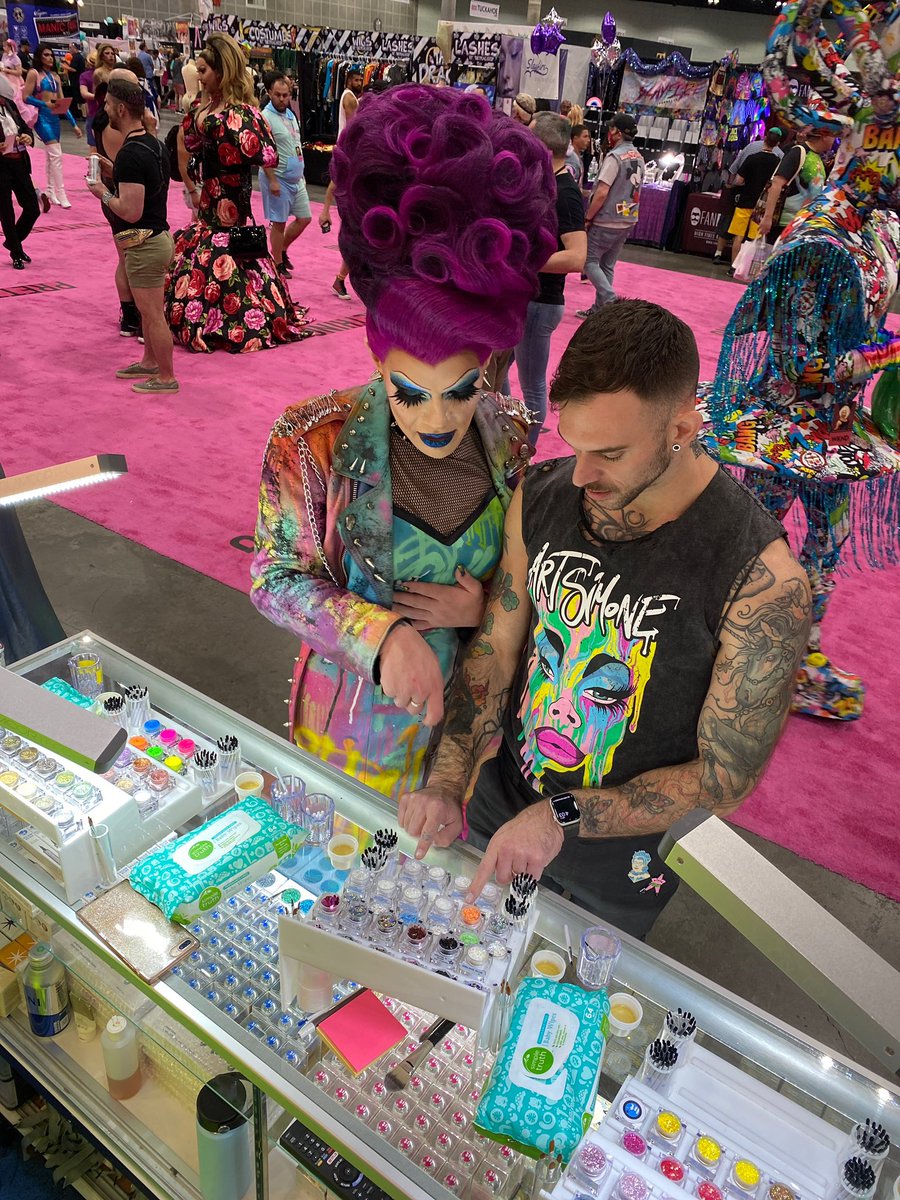 Lit Cosmetics tweet media