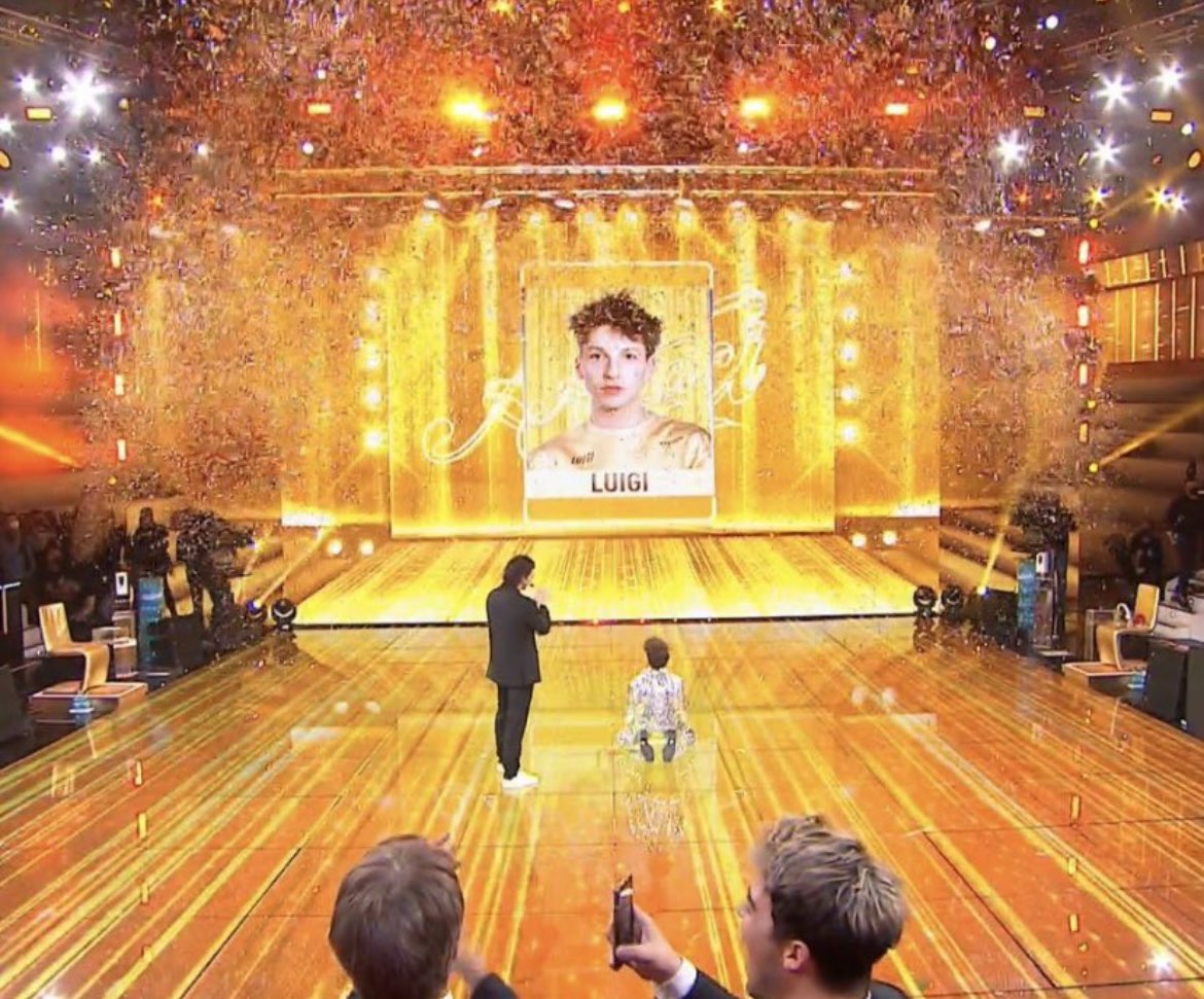 adorvharryxx's tweet photo. Carola l’ha detto e Luigi l’ha fatto ❤️ #Amici21 https://t.co/kBsn9xLb8w