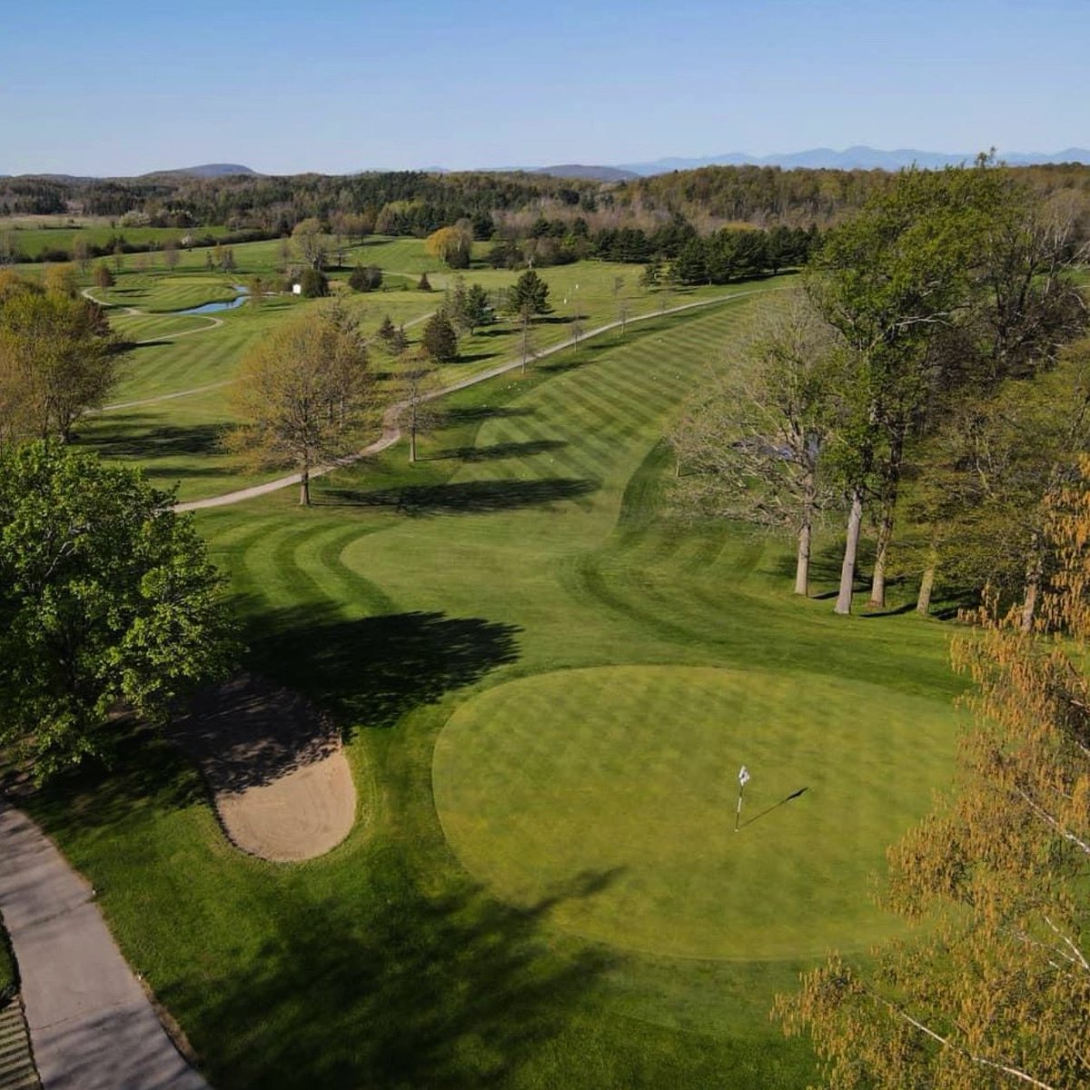 It’s not too early to be thinking about a gift for “Father’s Day”. We have two great options to consider. 

rockyridge.com/product-catego…

.
#fathersday #vt #vermont #golf #gift #family #value #deal