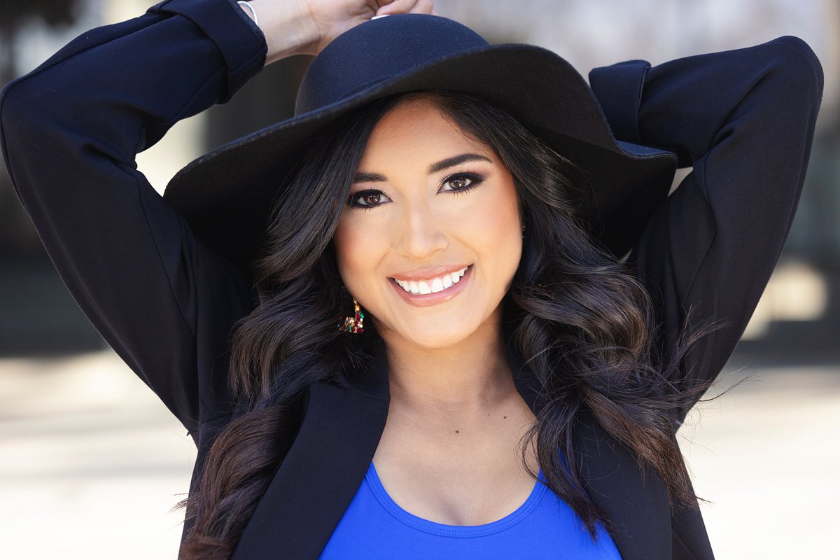 swankymomma's tweet photo. Senior Sunday 22 Day Countdown! OC Class of 2022 only has 22 more days until Graduation Day! We will be sending out announcements &amp; invites in the mail later this week.

📷 Christina Ramirez Photography https://t.co/SOqEJcgRG7