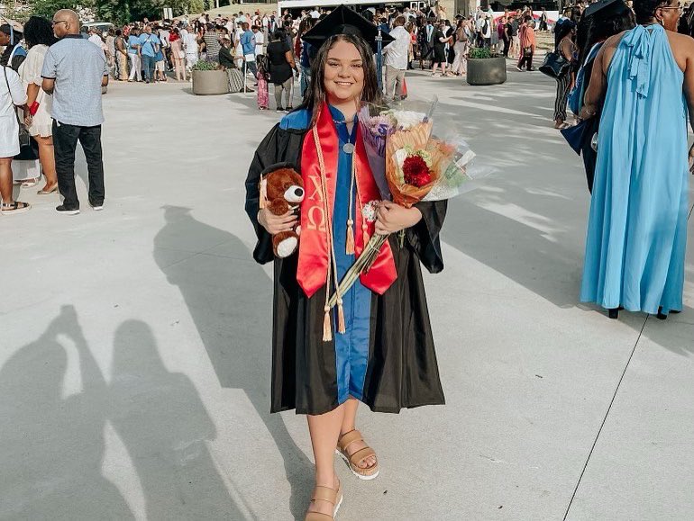 odeebz's tweet image. Yesterday I graduated from the University of West Georgia &amp;amp; acquired a degree in (B.S. Ed.) in Speech Language Pathology♥️ 
Here is to new beginnings 👩‍🎓 
5/14/22