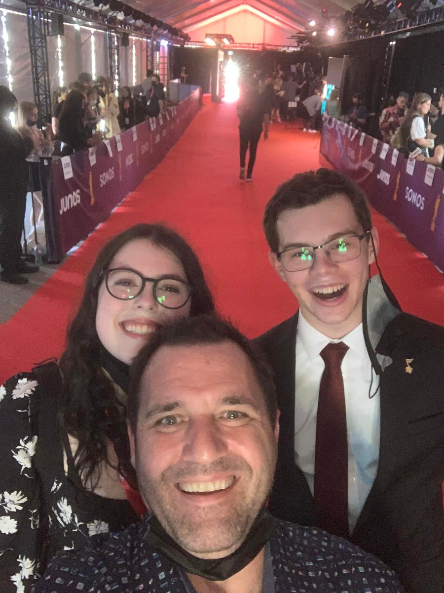 brilliant_labs's tweet photo. What a great crew! Congratulations #MrScottLegge & students who are ending their grad year memorably by interviewing Canadian music stars @TheJUNOAwards #JUNOS #StStephenHighSchool - we can't wait to read the article #IanCurran! https://t.co/Q18UWAaZSX