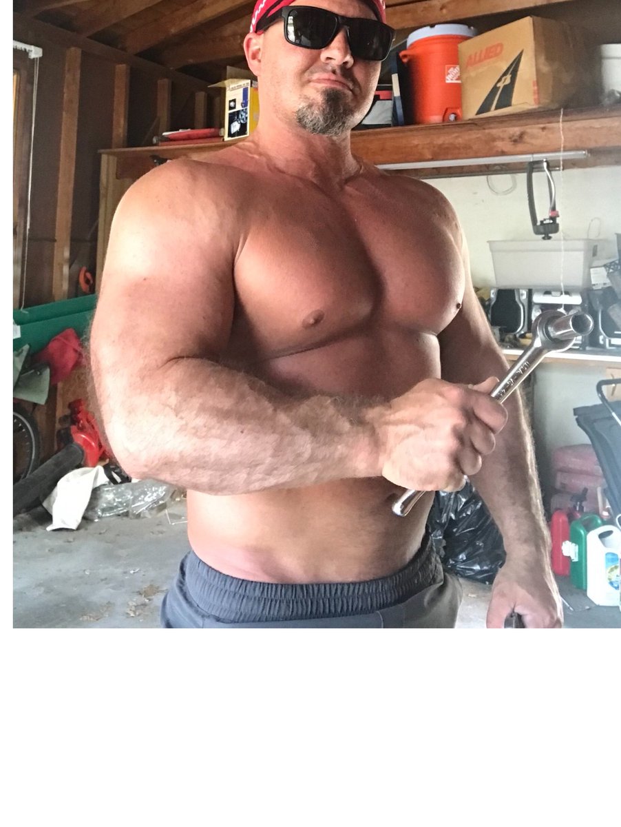 dredlifter's tweet image. Garage daddy today.  Working with tools.  Sweating, burping and grunting.  Doing manly things.