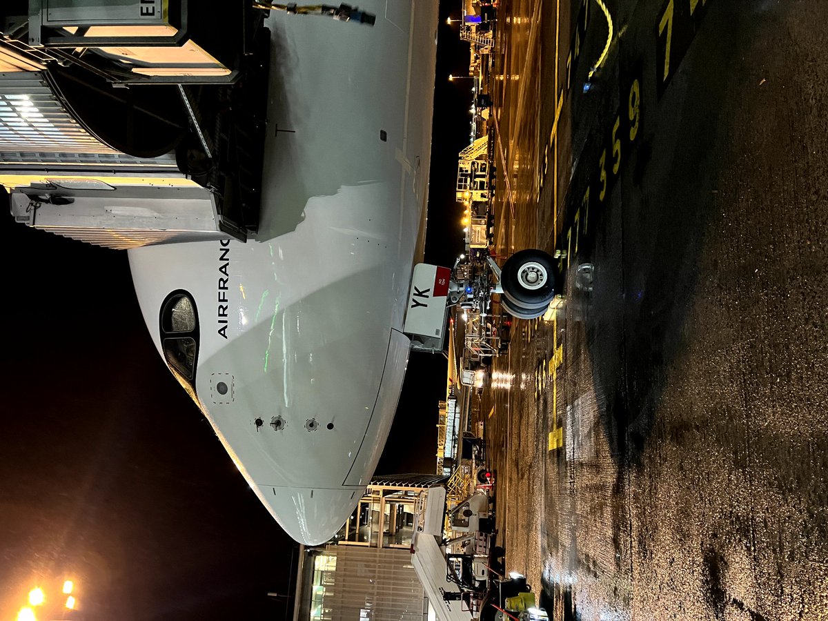 aldomacair's tweet photo. @daphneeOff Sur CDG ça a mis du temps mais j'ai vu toutes les couleurs 😂 limite j'ai cru à un flash pour excès de vitesse 🤣 je faisais mon tour avion en #K53 #GRU #AF454 https://t.co/OoirJufOvm