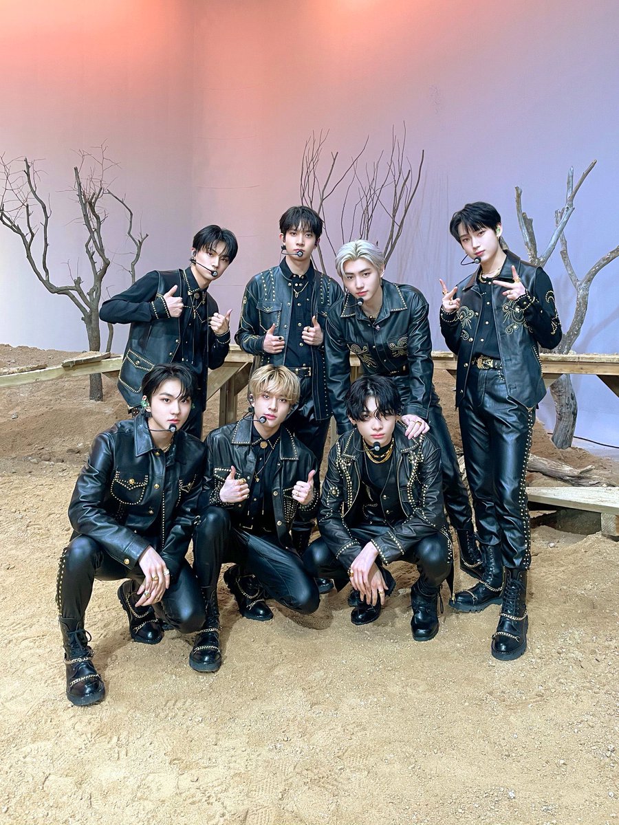 EngeneMii's tweet photo. 相変わらずビジュ強っ🤦♀️💗
朝からリピリピ🫶🏻
https://t.co/mcxzFkutgD
#ENPYPEN #ENGENE #Tamed_Dashed_JP #DIMENSION_閃光 #EN_ビルボ応援 #엔하이픈 #Lovemusic https://t.co/9TnPI0THxr