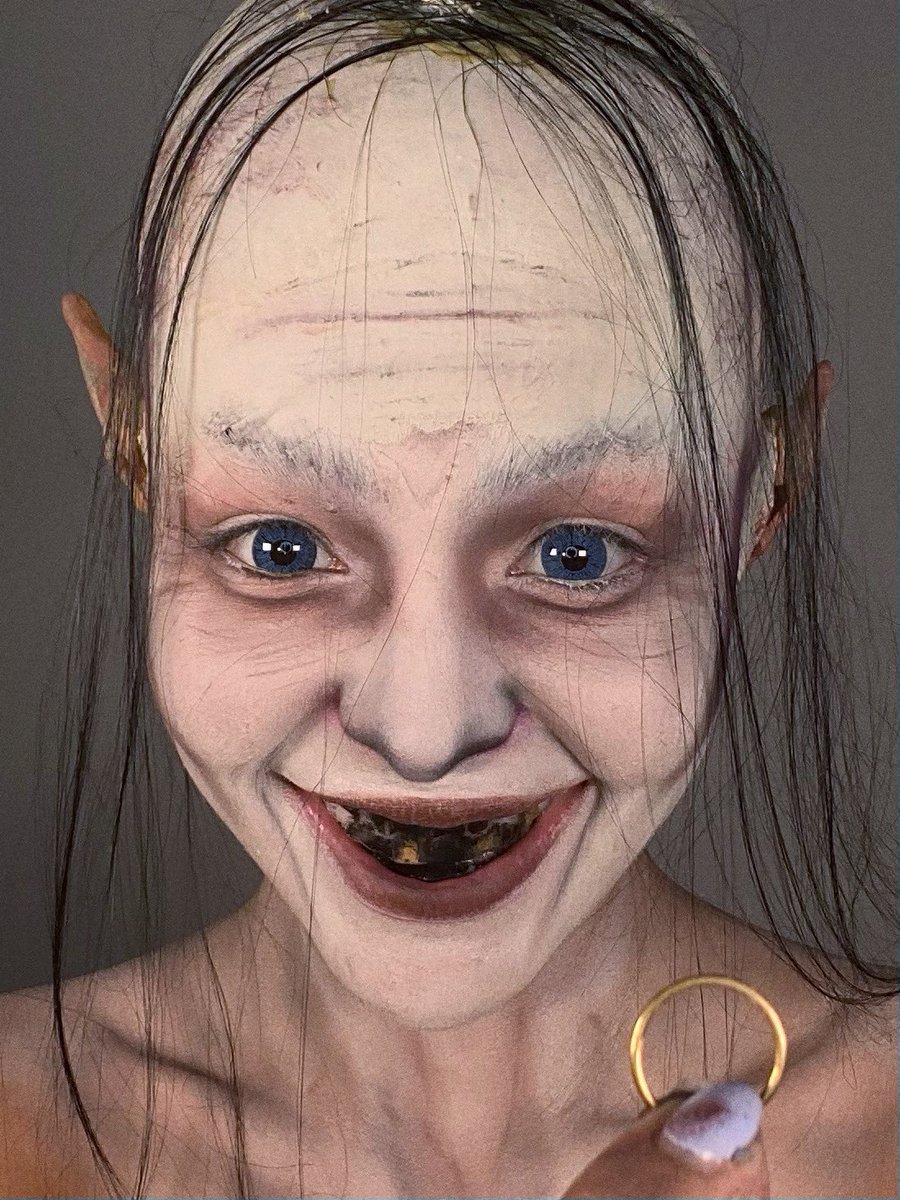 beatinestw's tweet photo. Mi precioso 💍 | no había podido subir estas fotos pero 👉🏼👈🏼 y si le dan rt? 

@mehronmakeup clown white paint 
@PinkyParadise2U blue lenses 
@rarebeauty discovery eyeshadow palette 

#gollum #smeagol #makeupartist https://t.co/oYSf6KB5nO