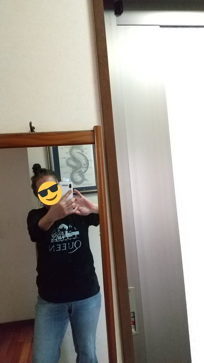 JunH61328912's tweet photo. Good Morning beautiful people!
๐โบ๏ธ Oh...No...It's my blue monday today... Party is over...Sigh๐จ๐คช
It's my Queen T-shirt of today ๐
It makes my day. I'll do my best with work. Hey Hey Hey๐๐๐
#QueenParty
https://t.co/0KHoHexVzR https://t.co/56EmzkJnlu