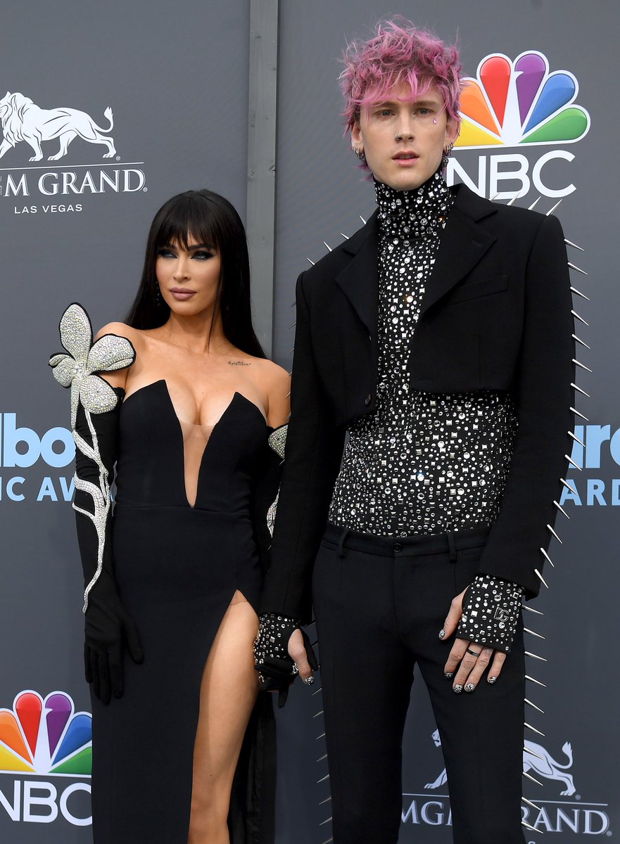 letskeepitabuc1's tweet photo. Machine Gun Kelly &amp; Megan Fox at the 
#BBMAs  #BillboardMusicAwards  #BillboardMusicAwards2022 https://t.co/zhrJM4AtKO